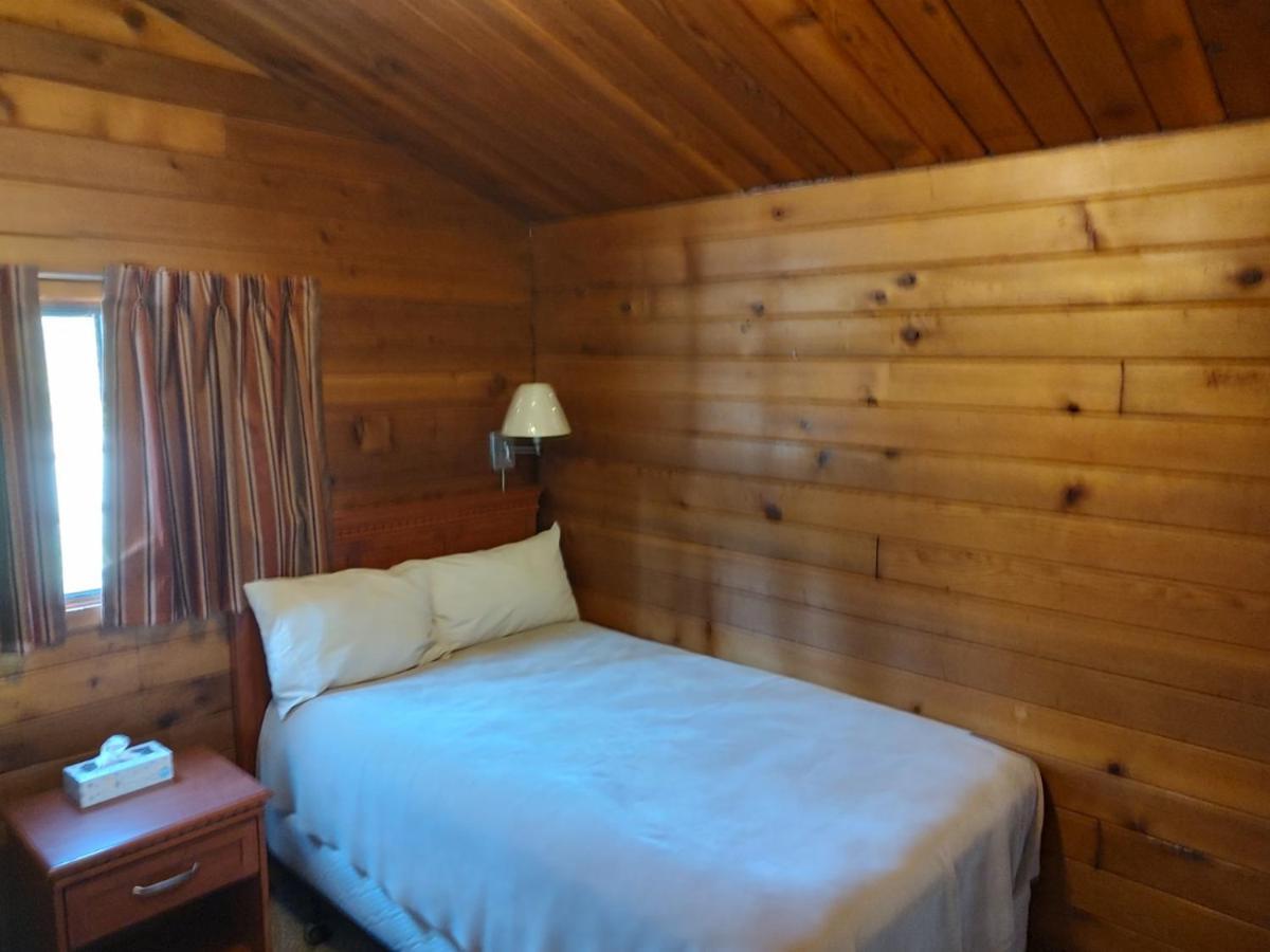 Lac Le Jeune Nature Resort Logan Lake Exterior foto